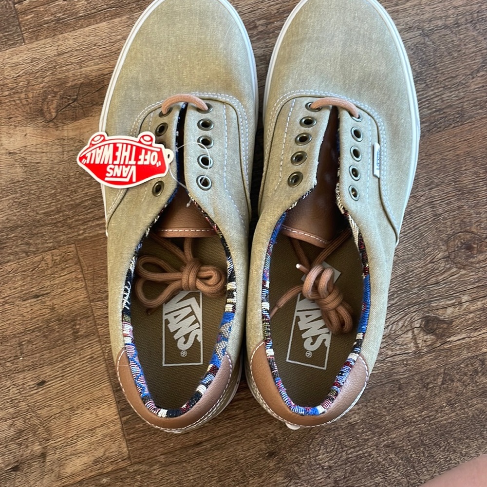 BRAND NEW NEVER WORN VANS
